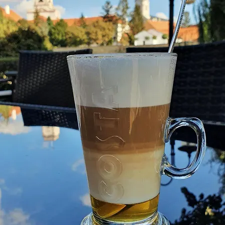 Icon Bed & Breakfast 3*