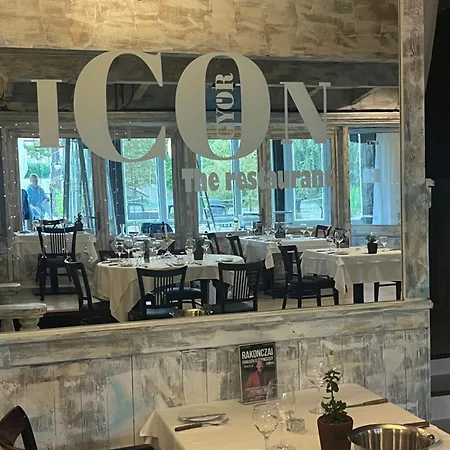 Icon Bed & Breakfast Gyor