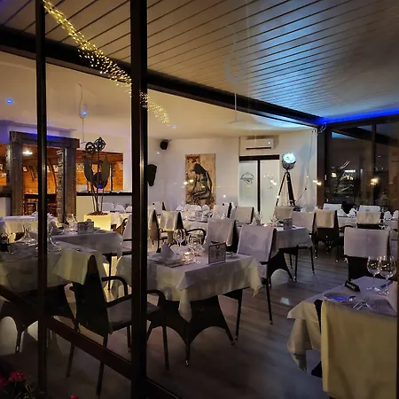 Bed & Breakfast Icon 3*