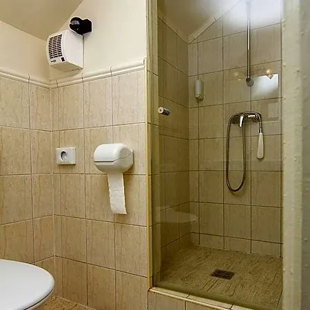 Icon Bed and Breakfast 4*